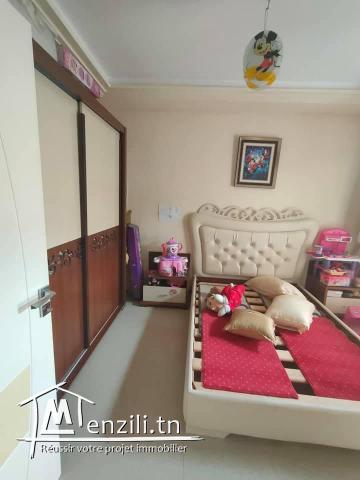 A VENDRE: Appartement S+2