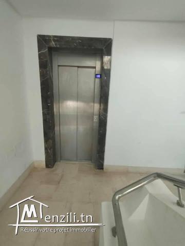 A VENDRE: Appartement S+2