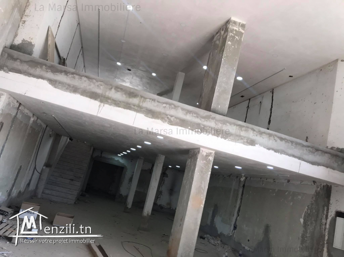 A Vendre local commercial de 200m² à La Soukra