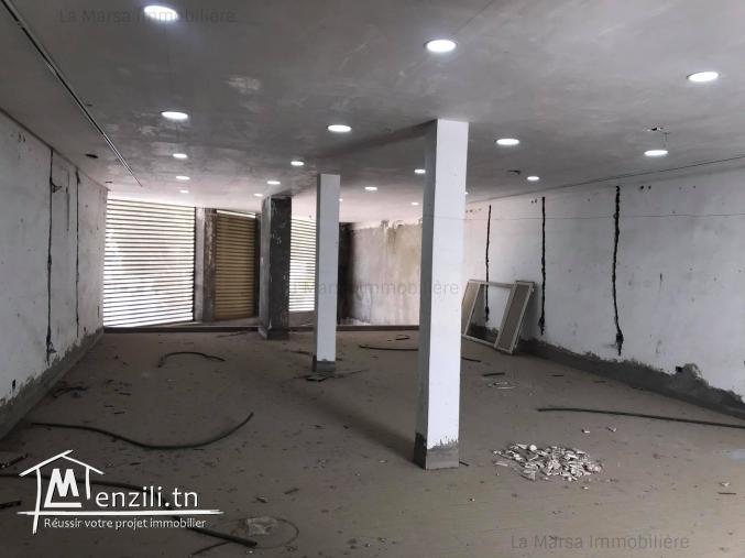 A Vendre local commercial de 200m² à La Soukra