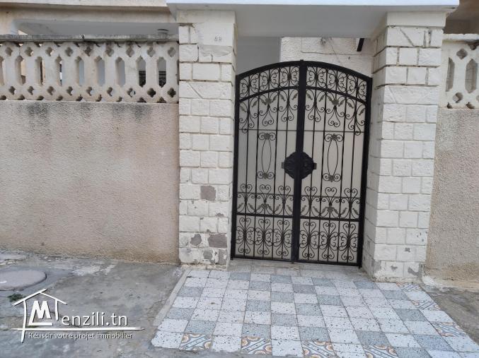 à Hammam-Lif Côte Plage à Vendre étage Rez de Chaussée