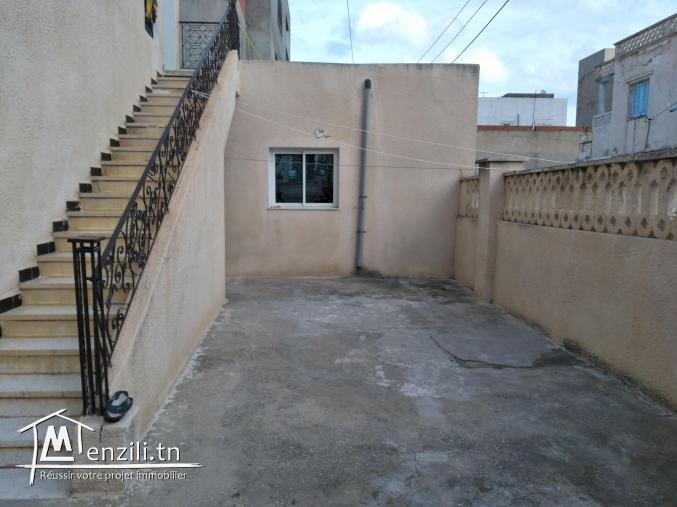 à Hammam-Lif Côte Plage à Vendre étage Rez de Chaussée