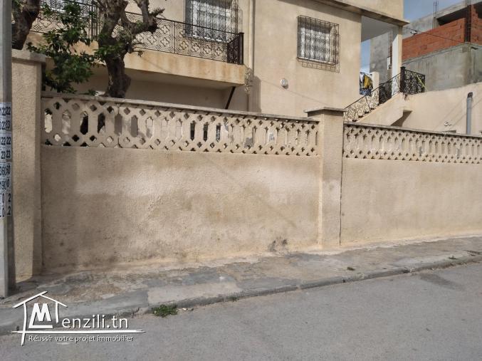 à Hammam-Lif Côte Plage à Vendre étage Rez de Chaussée