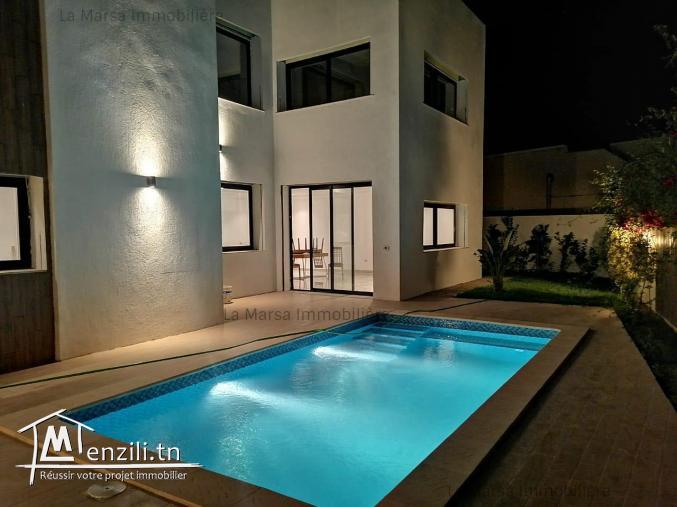 A Vendre villa s4 avec piscine et jardin à La Soukra