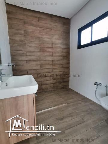 A Vendre villa s4 avec piscine et jardin à La Soukra