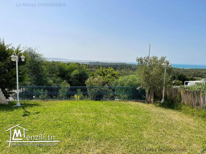 A Louer triplex s3 avec jardin à Gammarth