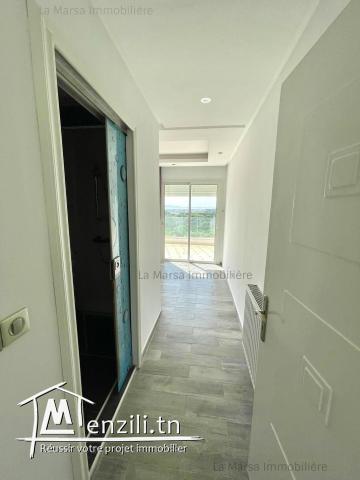 A Louer triplex s3 avec jardin à Gammarth