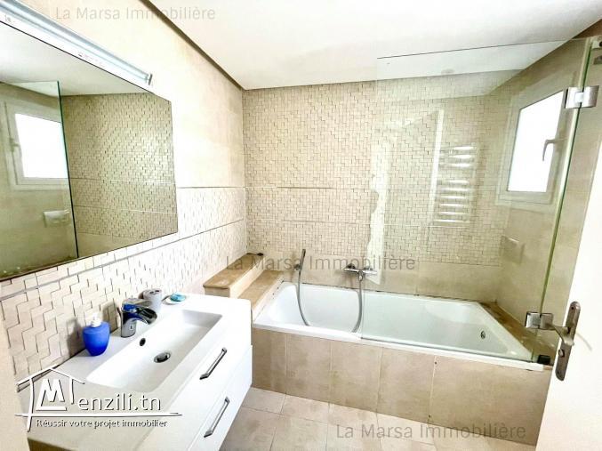 A Louer triplex s3 avec jardin à Gammarth