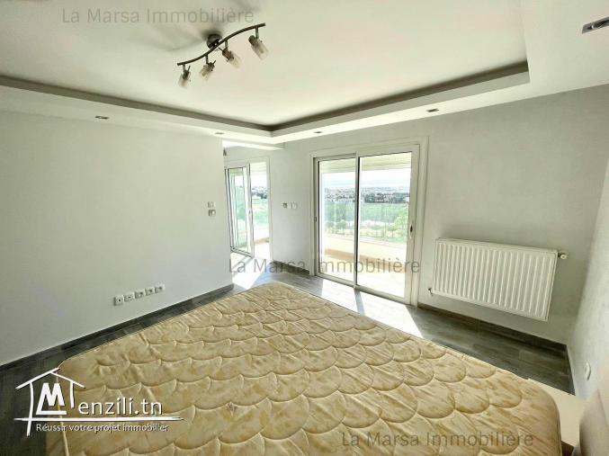 A Louer triplex s3 avec jardin à Gammarth