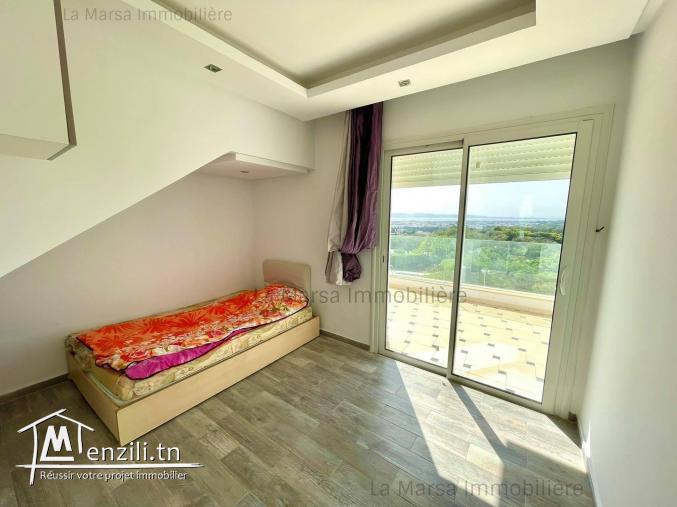 A Louer triplex s3 avec jardin à Gammarth