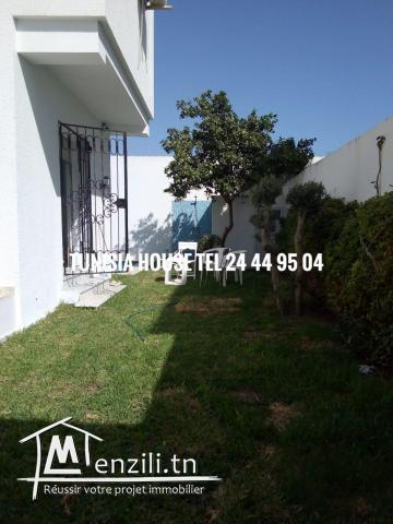 Duplex avec piscine La Marsa