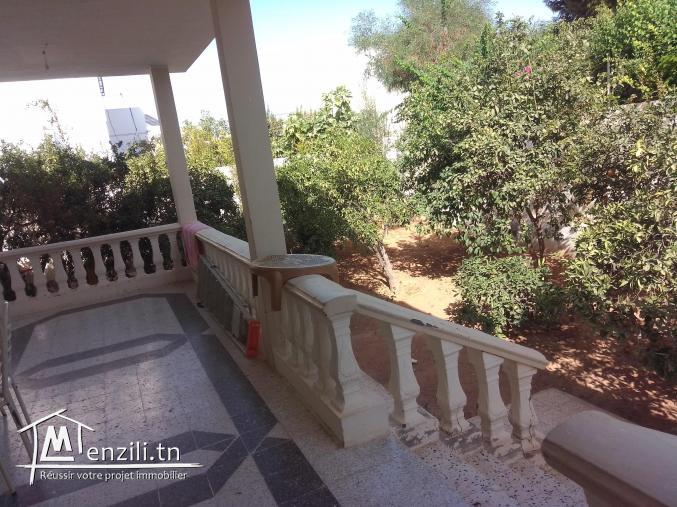 فيلا للبيع في طريق منزل شاكر الشعبوني