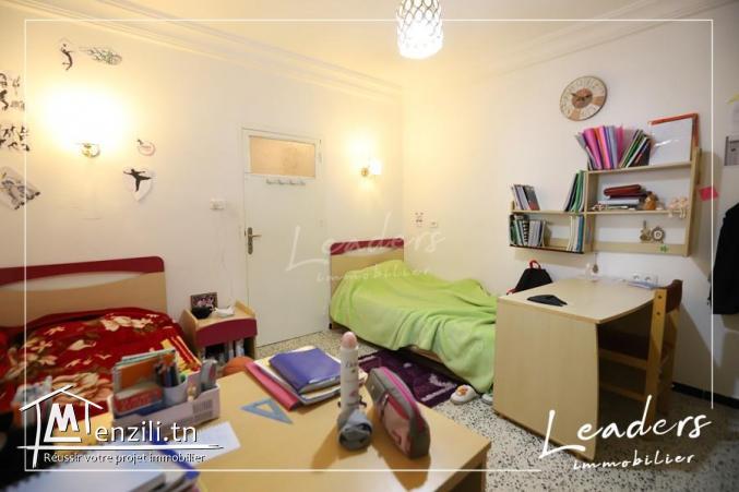 Vente un appartement en S+3 au1er étage situé à L’Aouina / 27 246 324 ????????