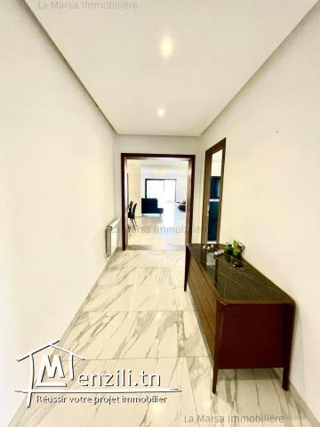 A Louer luxueux appartement s3 semi meublé à Marsa plage