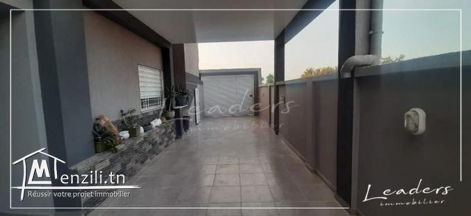 Vente d’une villa en S+3 avec jardin sise à Chotrana 3/ 27 246 324