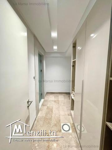 A Louer Triplex s3 avec piscine et jardin à Gammarth