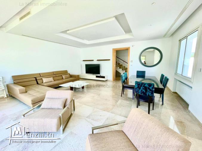 A Louer Triplex s3 avec piscine et jardin à Gammarth