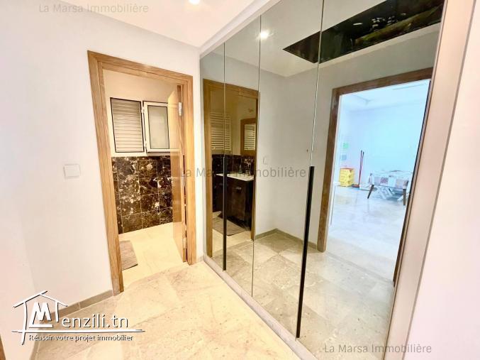 A Louer Triplex s3 avec piscine et jardin à Gammarth