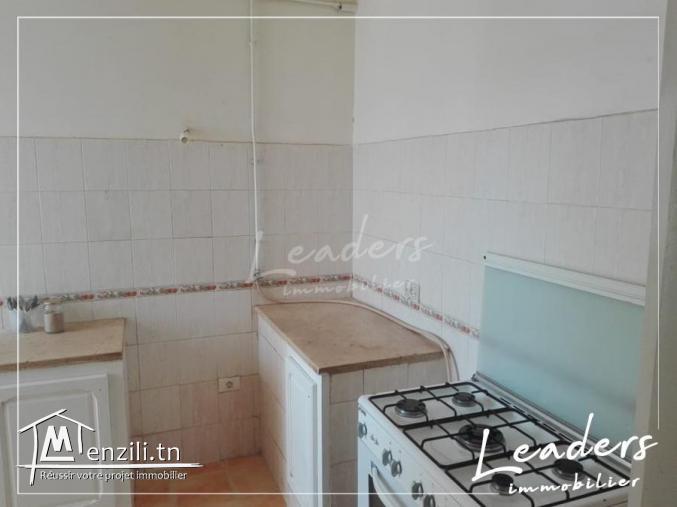 Un appartement en S+3 au 1er étage