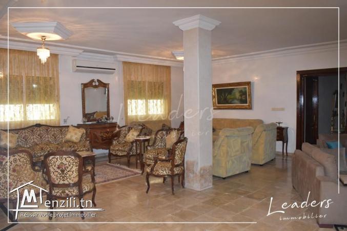 Vente d'une villa S+4   située à Chotrana 3 / 27 246 330