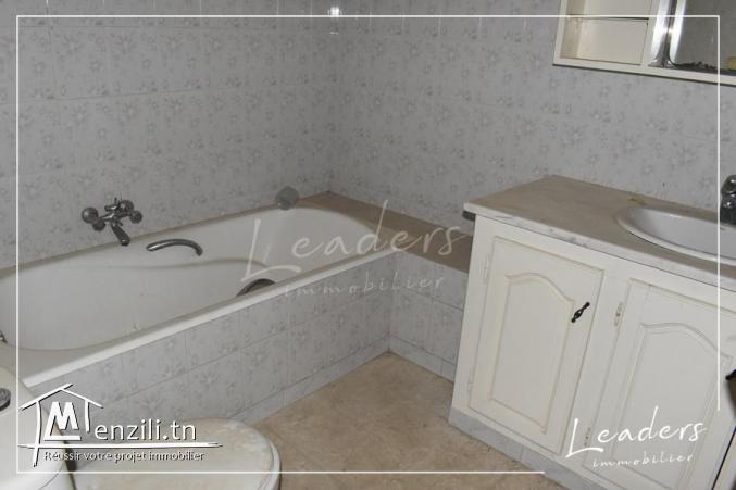 Vente d'une superbe villa avec jardin à la Soukra /27 246 330