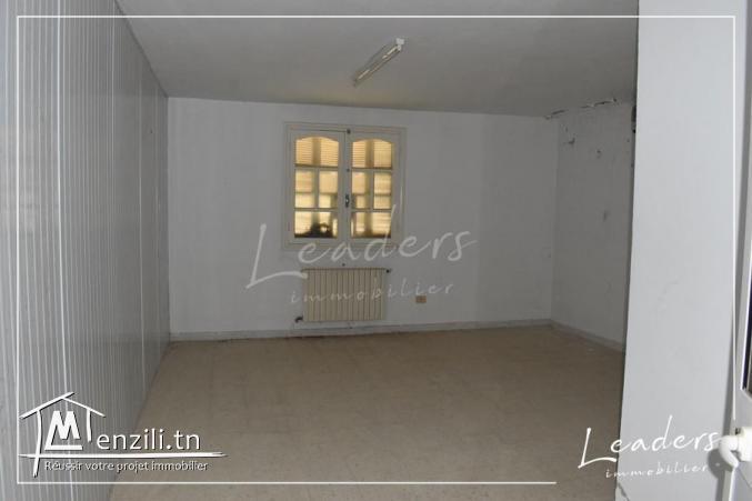 Vente d'une superbe villa avec jardin à la Soukra /27 246 330