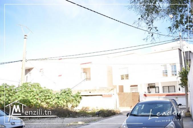 A vendre un magnifique terrain viabilisé à Ennkhilet ,Ariana./ 27 246 330