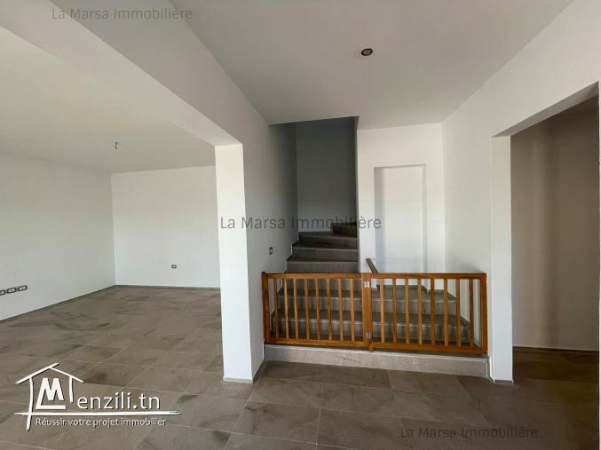 A Louer un duplex s4 avec jardin à La Marsa