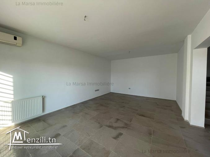 A Louer un duplex s4 avec jardin à La Marsa