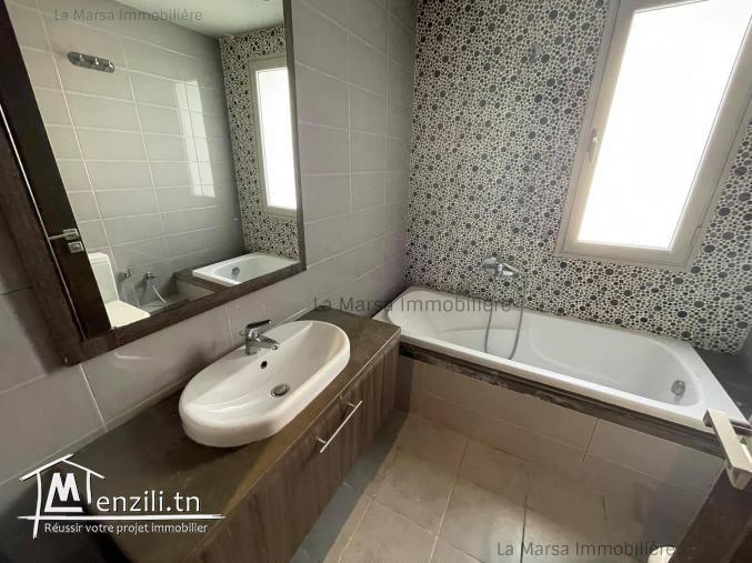 A Louer un duplex s4 avec jardin à La Marsa