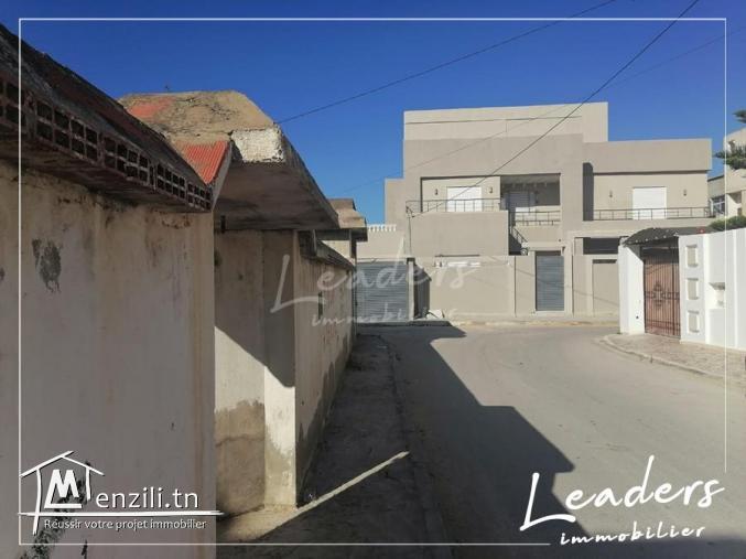 A vendre un terrain viabilisé localisé à Borj louzir