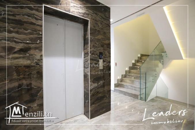 A vendre des villas de Luxe avec piscine en S+5 à la Soukra /27246330