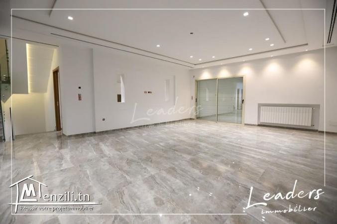 A vendre des villas de Luxe avec piscine en S+5 à la Soukra /27246330