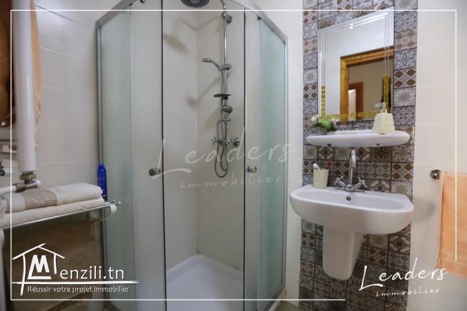 A vendre une élégante villa donnant sur un joli jardin à Raoued Plage/ 27 246 330