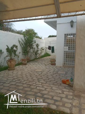 A louer villa meublée avec piscine S+3 zone Kraxy proche centre-ville