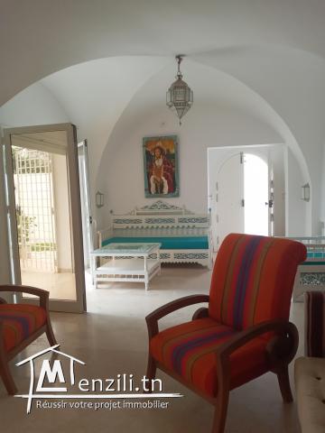 A louer villa meublée avec piscine S+3 zone Kraxy proche centre-ville