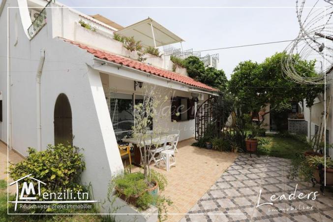 A vendre une luxueuse VILLA S+4 à la Soukra/ 27 246 330