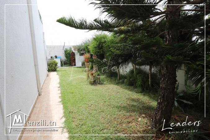 A vendre une luxueuse VILLA S+4 à la Soukra/ 27 246 330