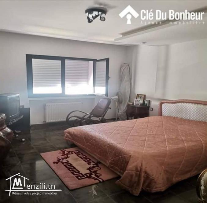 Villa Coquette Haut Standing à La Soukra