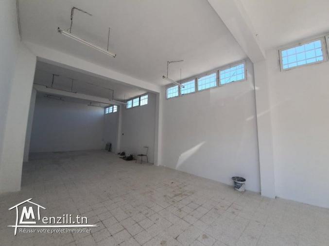 A louer local charguia 1 hauteur industrielle !