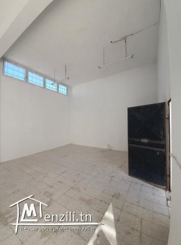 A louer local charguia 1 hauteur industrielle !