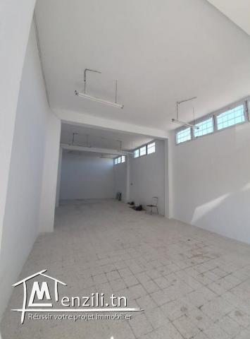 A louer local charguia 1 hauteur industrielle !