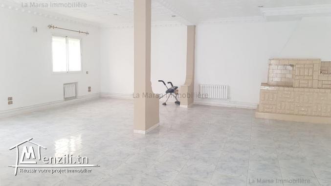 A Louer un rdc s3 avec jardin à Sidi Daoued