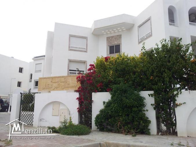 Sidi El Maharsi, dans une récente résidence, gardée 24h/24h, à 250 m de la plage