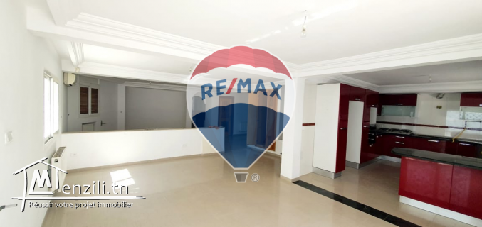 Villa dans une résidence privée à Gammarth Village