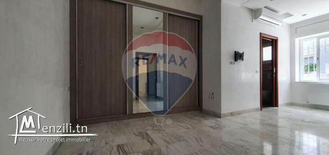 S+3 haut standing à La Marsa Corniche à Vendre
