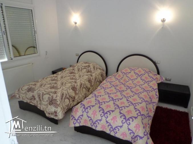 S plus3 thd pied dans l eau kheiriddine plage