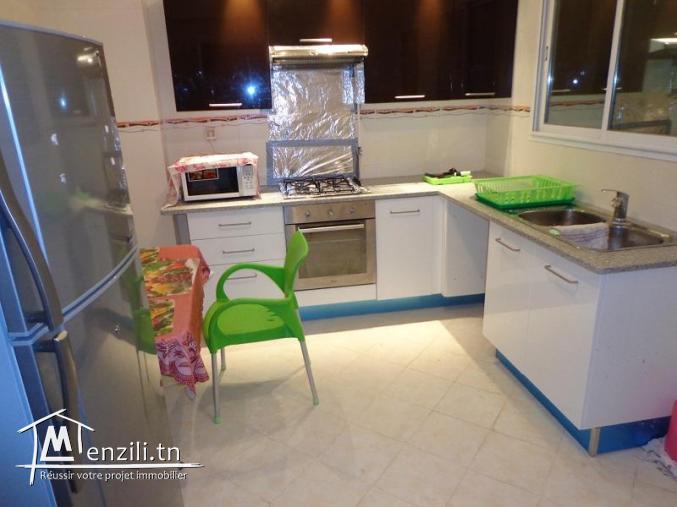 S plus3 thd pied dans l eau kheiriddine plage