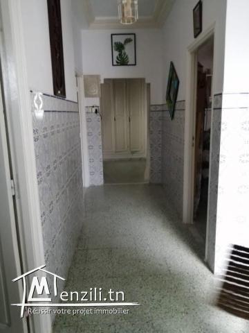 Etage de villa S+3 avec entrée indépendante