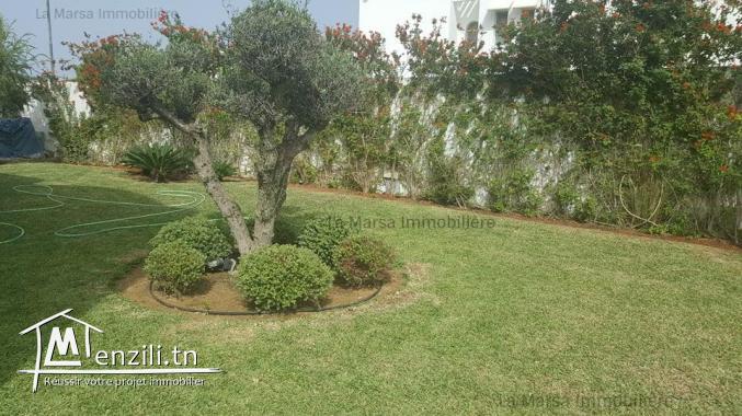 A Louer villa s4 avec piscine et jardin à Gammarth
